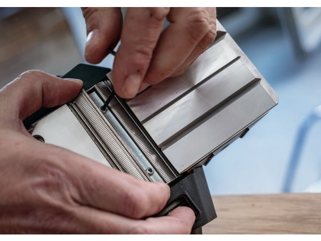 Skobeljni nož Bosch PRO, Dimenzije: 82x5,5x1,1mm, 2608635904